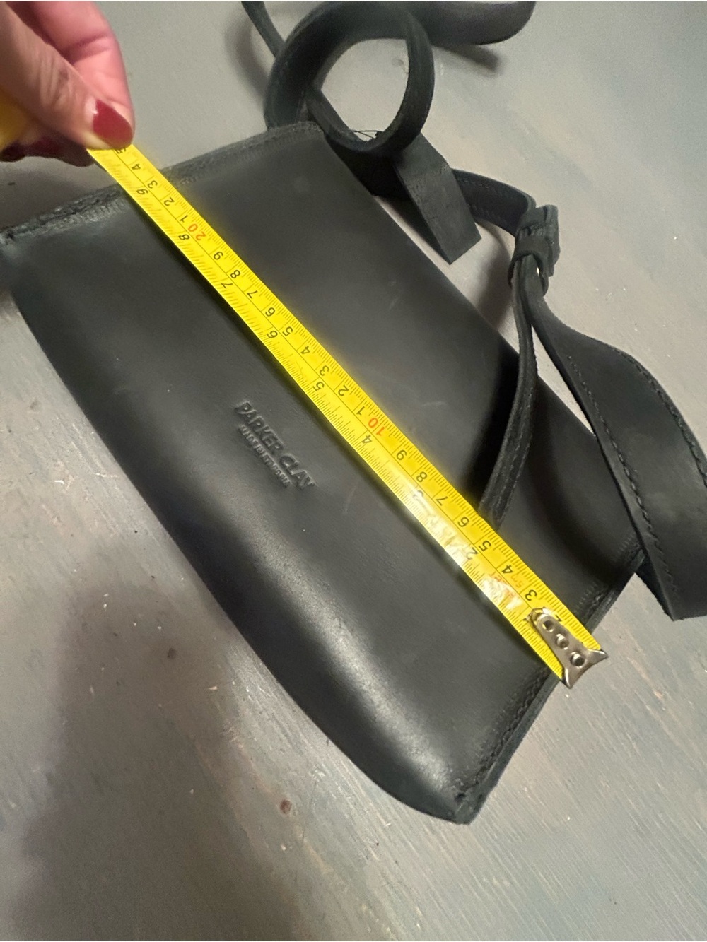 Stunning Parker Clay leather crossbody - Picture 3 of 13